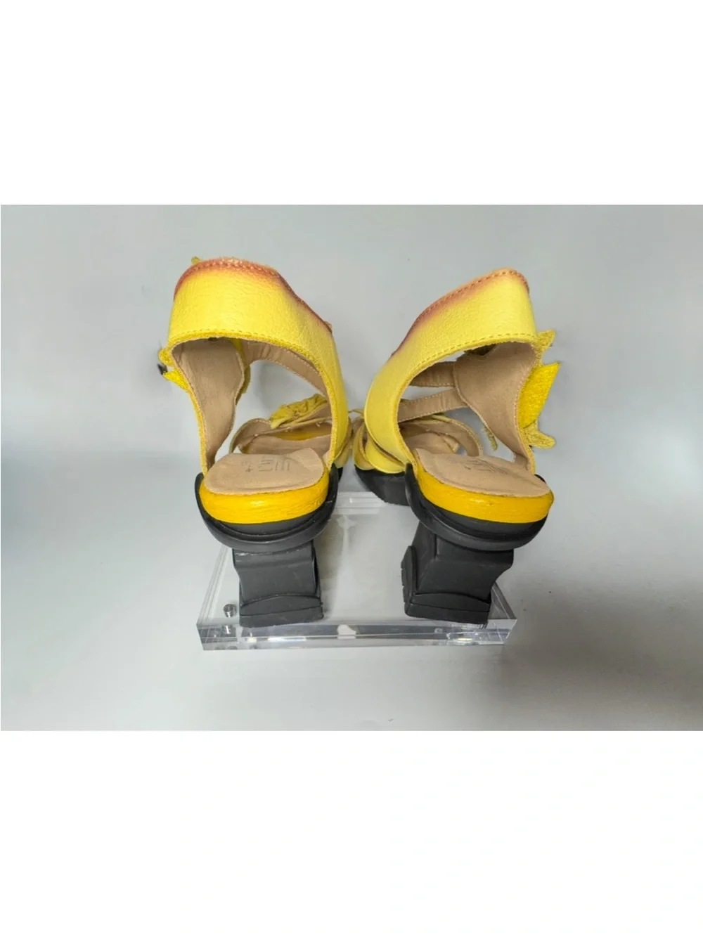 L’Artiste Shelly Yellow Floral Leather Platform Heels EU 41 9.5-10